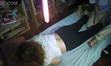 阿根廷女友在性愛前進行感性的按摩
