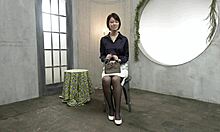 业余成熟女性 Natsumi Aragakis 首次使用阴茎射击